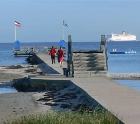 Am Ostseestrand Bei Laboe Mit Hund シュタイン